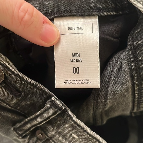 Express Midi Mid Rise Original Distressed Jean Short Black Size 00 - Picture 3 of 4